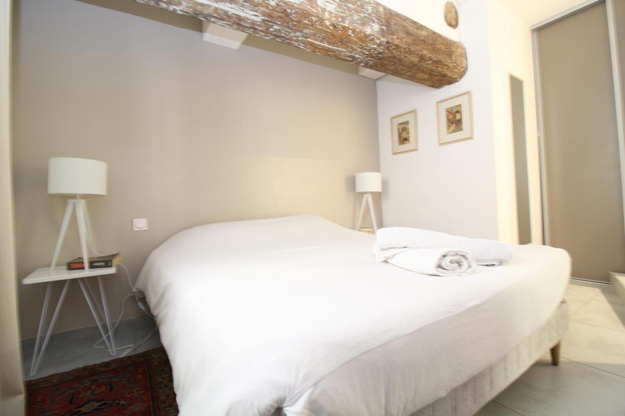 T3 Appartement HYPERCENTRE PROCHE COMMERCE- PARKING - 2 Chambres Wifi Gratuit Avignon Extérieur photo