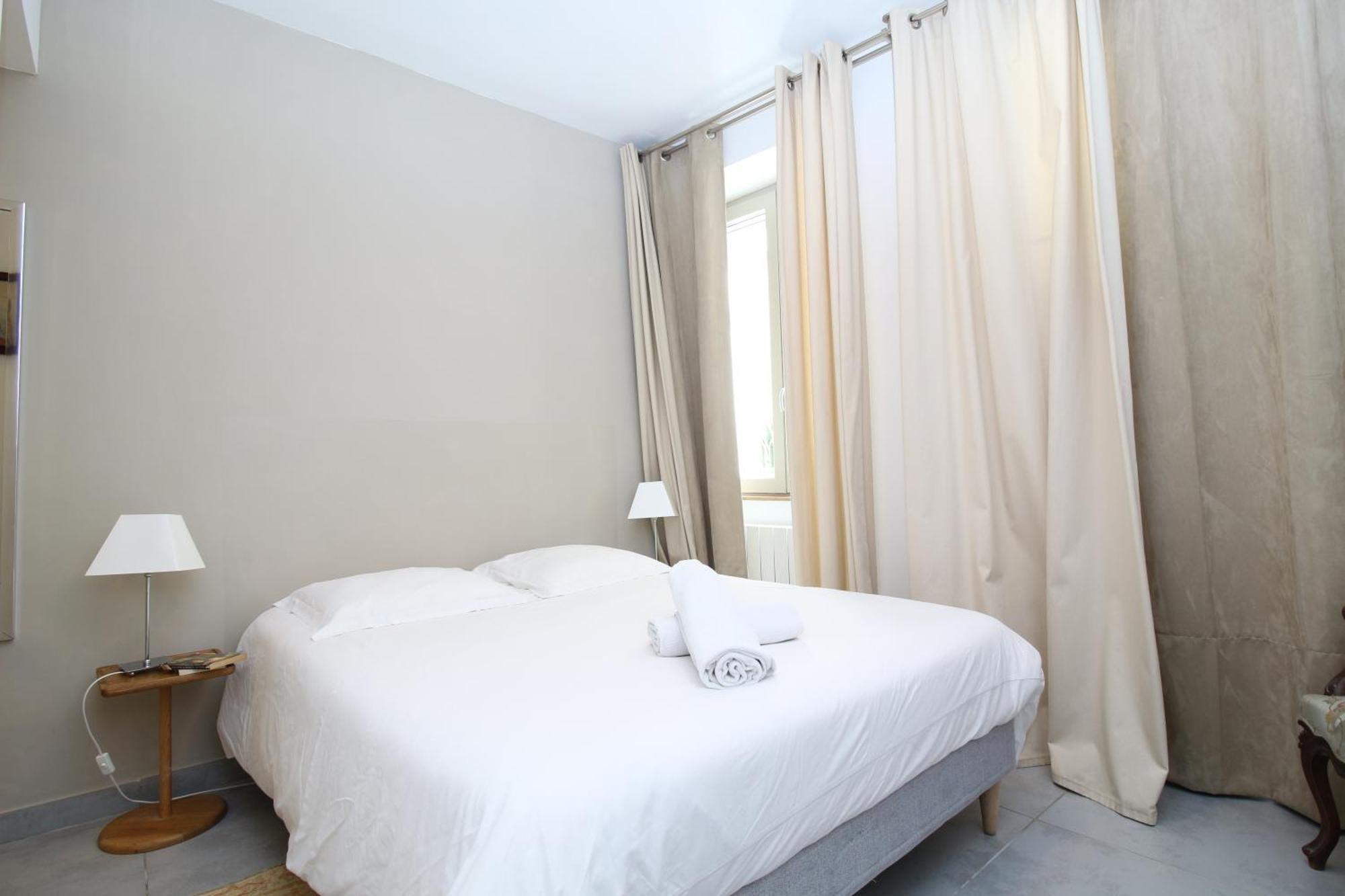 T3 Appartement HYPERCENTRE PROCHE COMMERCE- PARKING - 2 Chambres Wifi Gratuit Avignon Extérieur photo