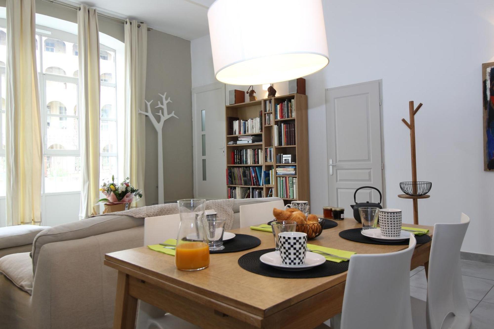 T3 Appartement HYPERCENTRE PROCHE COMMERCE- PARKING - 2 Chambres Wifi Gratuit Avignon Extérieur photo