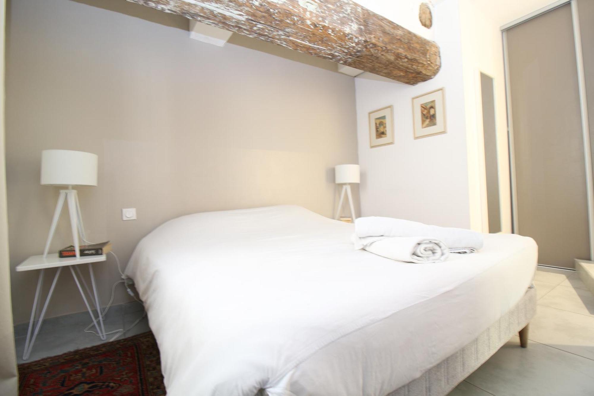 T3 Appartement HYPERCENTRE PROCHE COMMERCE- PARKING - 2 Chambres Wifi Gratuit Avignon Extérieur photo