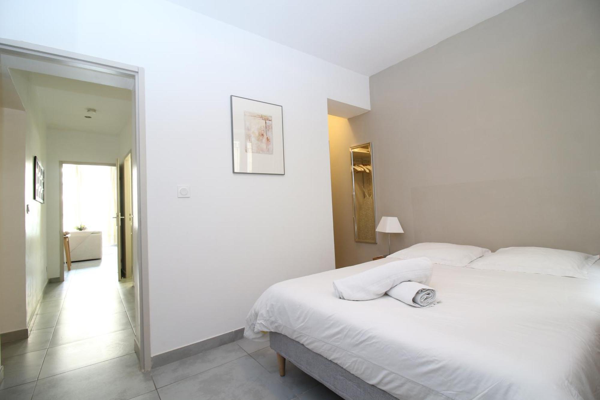 T3 Appartement HYPERCENTRE PROCHE COMMERCE- PARKING - 2 Chambres Wifi Gratuit Avignon Extérieur photo