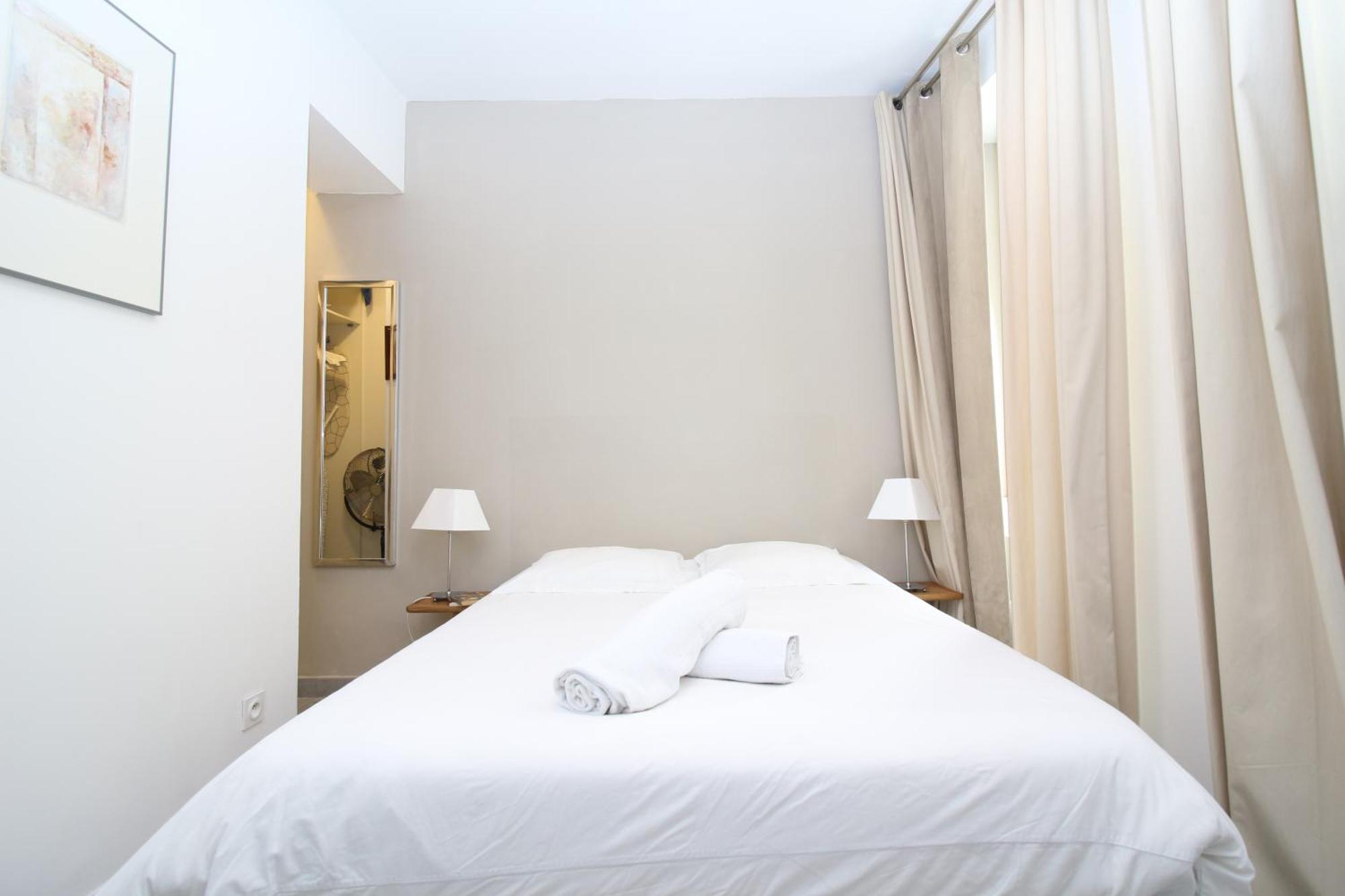 T3 Appartement HYPERCENTRE PROCHE COMMERCE- PARKING - 2 Chambres Wifi Gratuit Avignon Extérieur photo